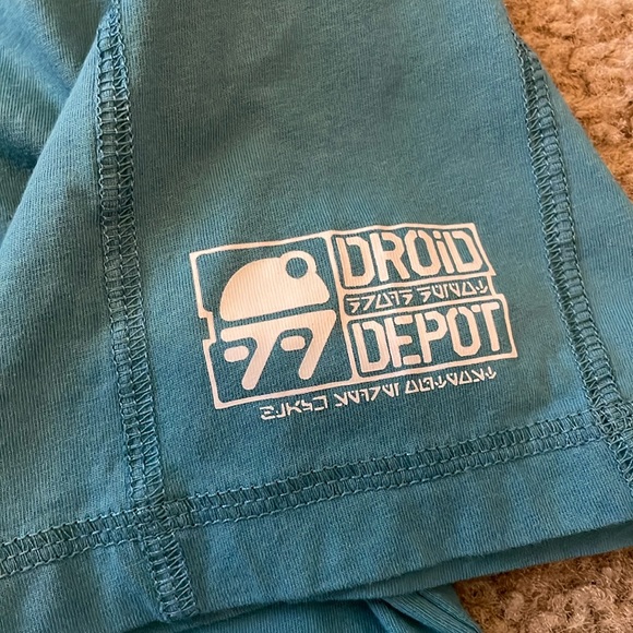 Star Wars Galaxy’s Edge droid shirt - Picture 4 of 4